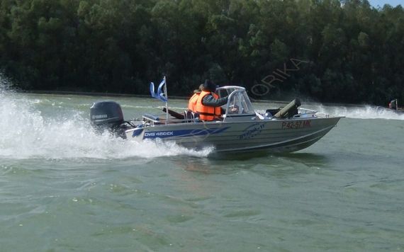 Моторно-гребная лодка ДМБ 450 ДК