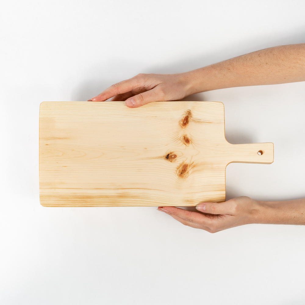 Деревянная сервировочная  доска для подачи блюд и закусок из древесины кедра. Art of Siberia. RD18