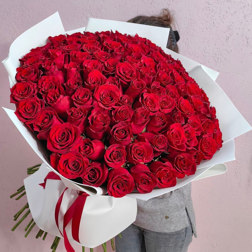 Букет из 101 красной розы сорта "Эксплорер" (Эквадор 60 см)