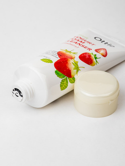 Ottie Йогуртовая пенка для умывания с клубникой Fruit Yogurt Foam Cleanser-Strawberry 150 мл