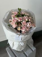 Моно букет из кустовых диантусов в нежно розовом оттенке 15 шт