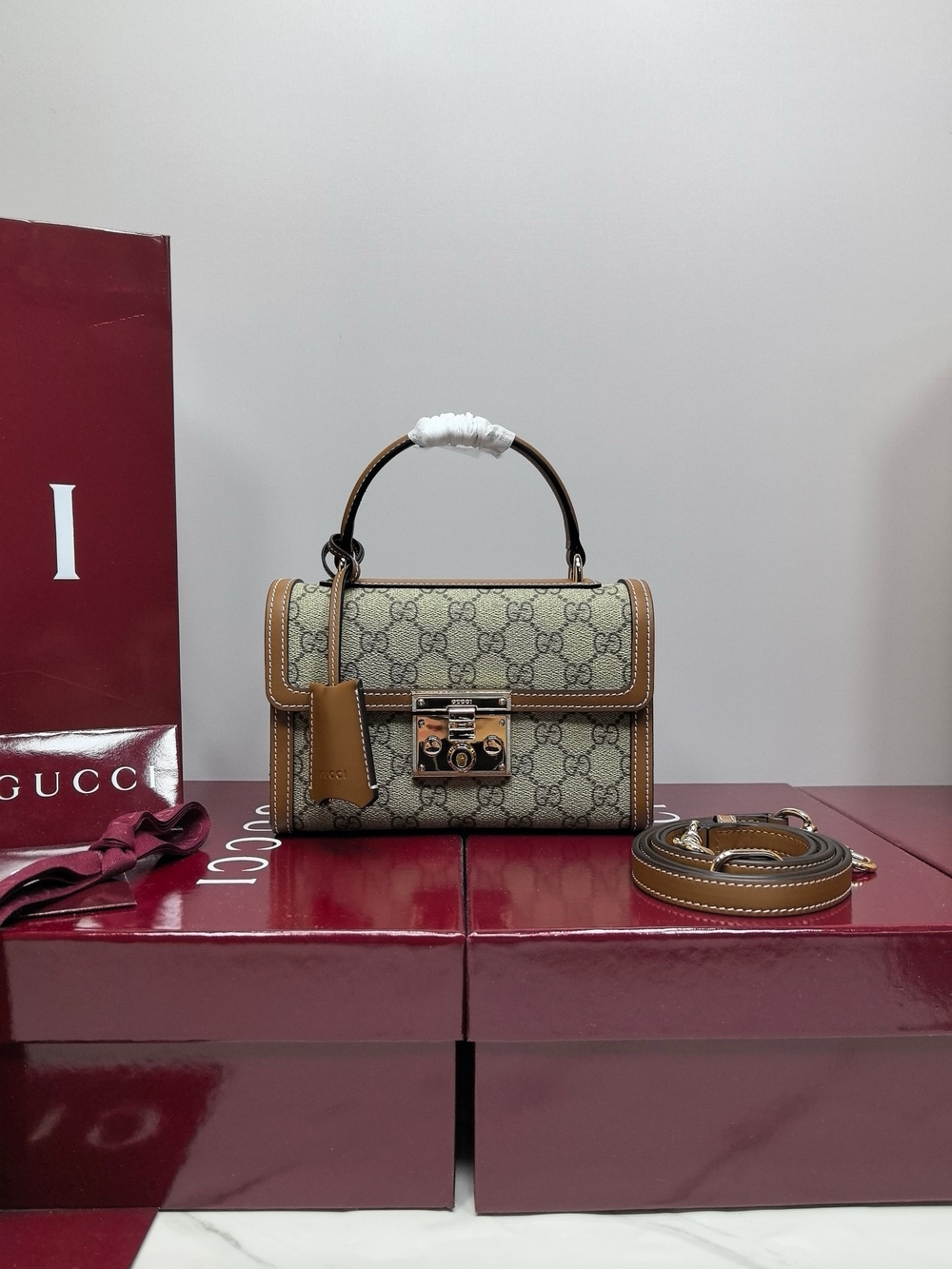 Padlock top handle bag