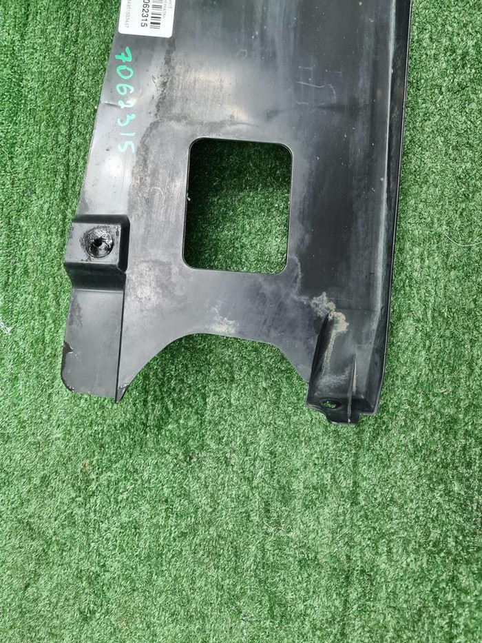 Пыльник заднего бампера Land Cruiser 200 (15-21)