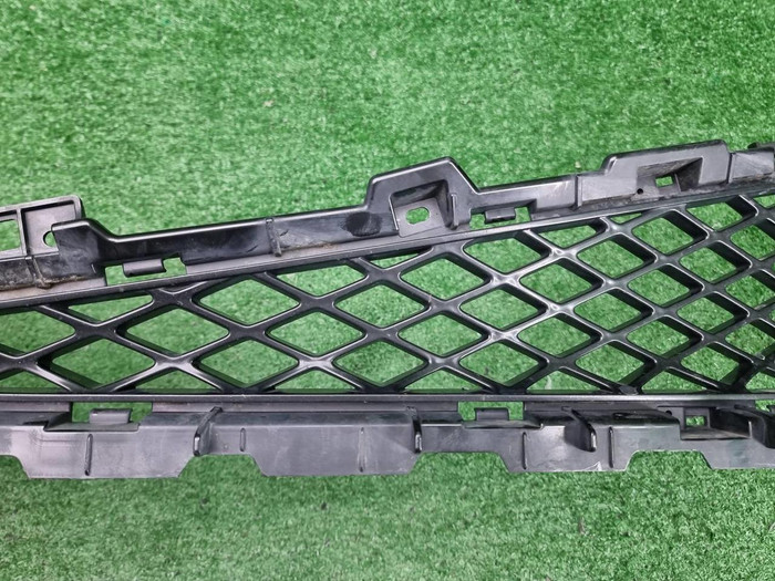 Решетка переднего бампера Genesis G80 (2020-2024)