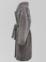 Шуба by Bor однотонная со скрытыми карманами по бокам и поясом