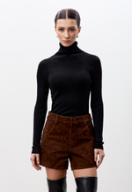 Шорты из натуральной замши