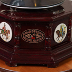 Граммофон с всадниками