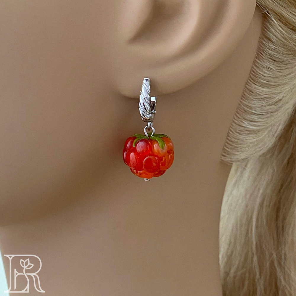 LEFIREL' Серьги серебряные женские "Морошка" с бусинами из муранского стекла / ювелирные украшения из родированного серебра 925