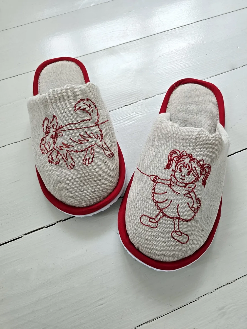 Льняные тапочки с вышивкой