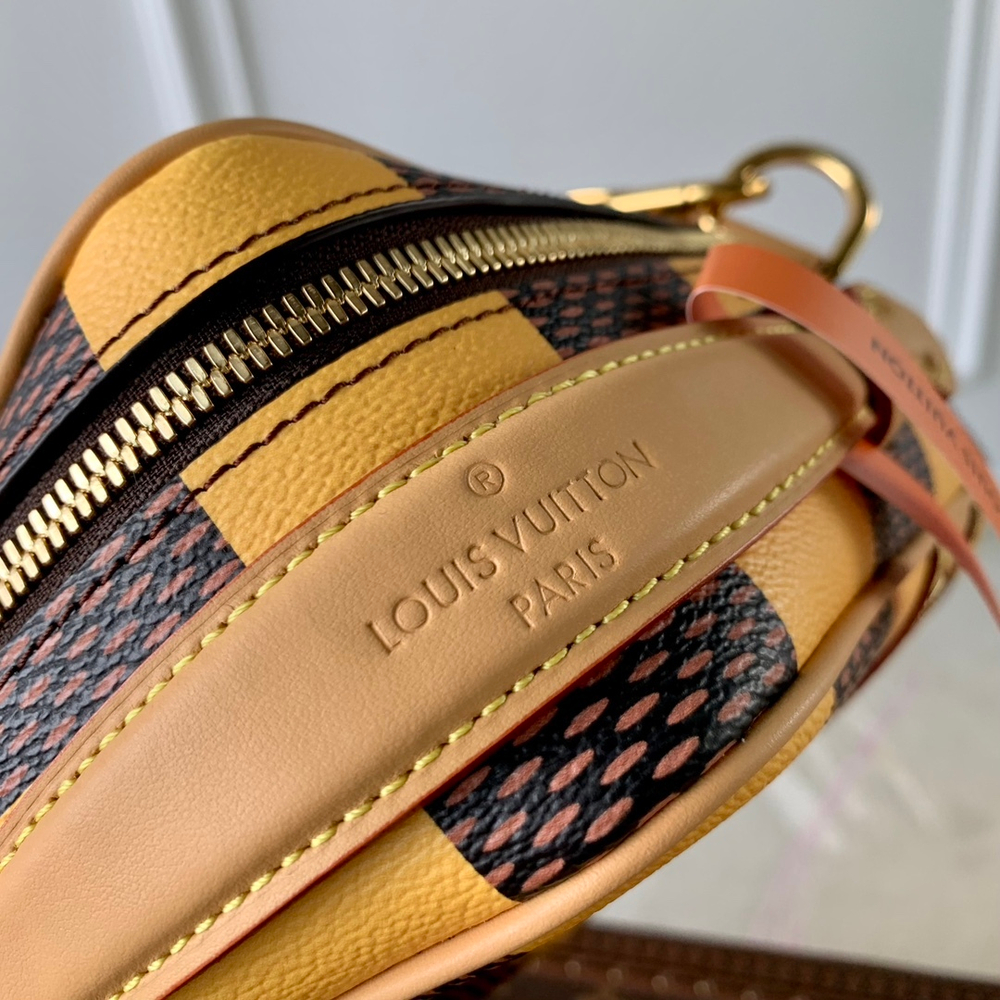 Louis Vuitton Chess Messenger
