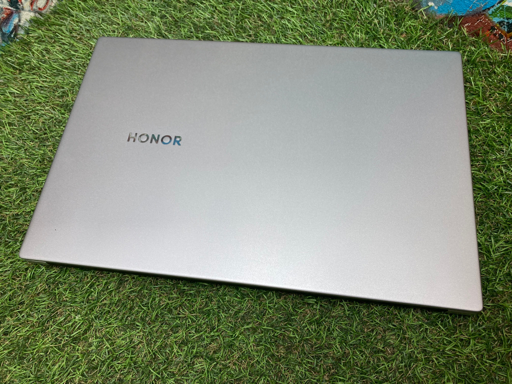 Honor i5/8GB/SSD512 HBR-WAH9 Windows 10