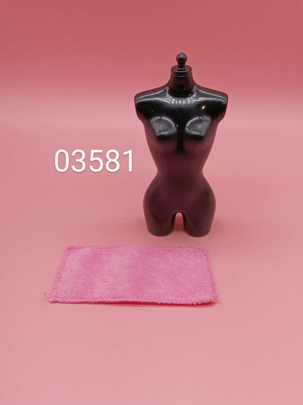 Аксессуар для куклы Барби винтаж - полотенце 03581