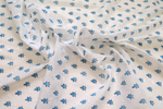 Батист вышивка белый в голубой цветок