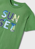 две футболки с шортами