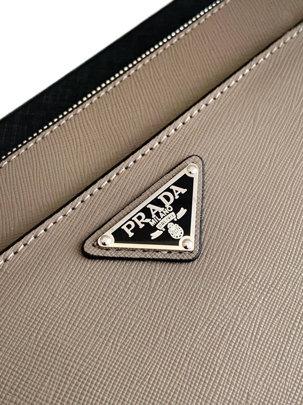 Клатч Prada
