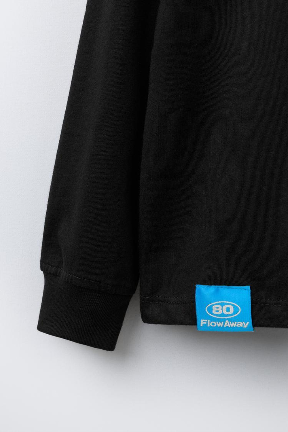 ZARA ЛОНГСЛИВ С ПРИНТОМ "СКЕЙТ", ЧЕРНЫЙ