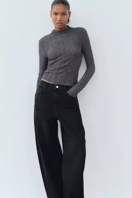 ZARA ФУТБОЛКА ИЗ ТЕКСТУРИРОВАННОЙ ТКАНИ, АНТРАЦИТОВО-СЕРЫЙ