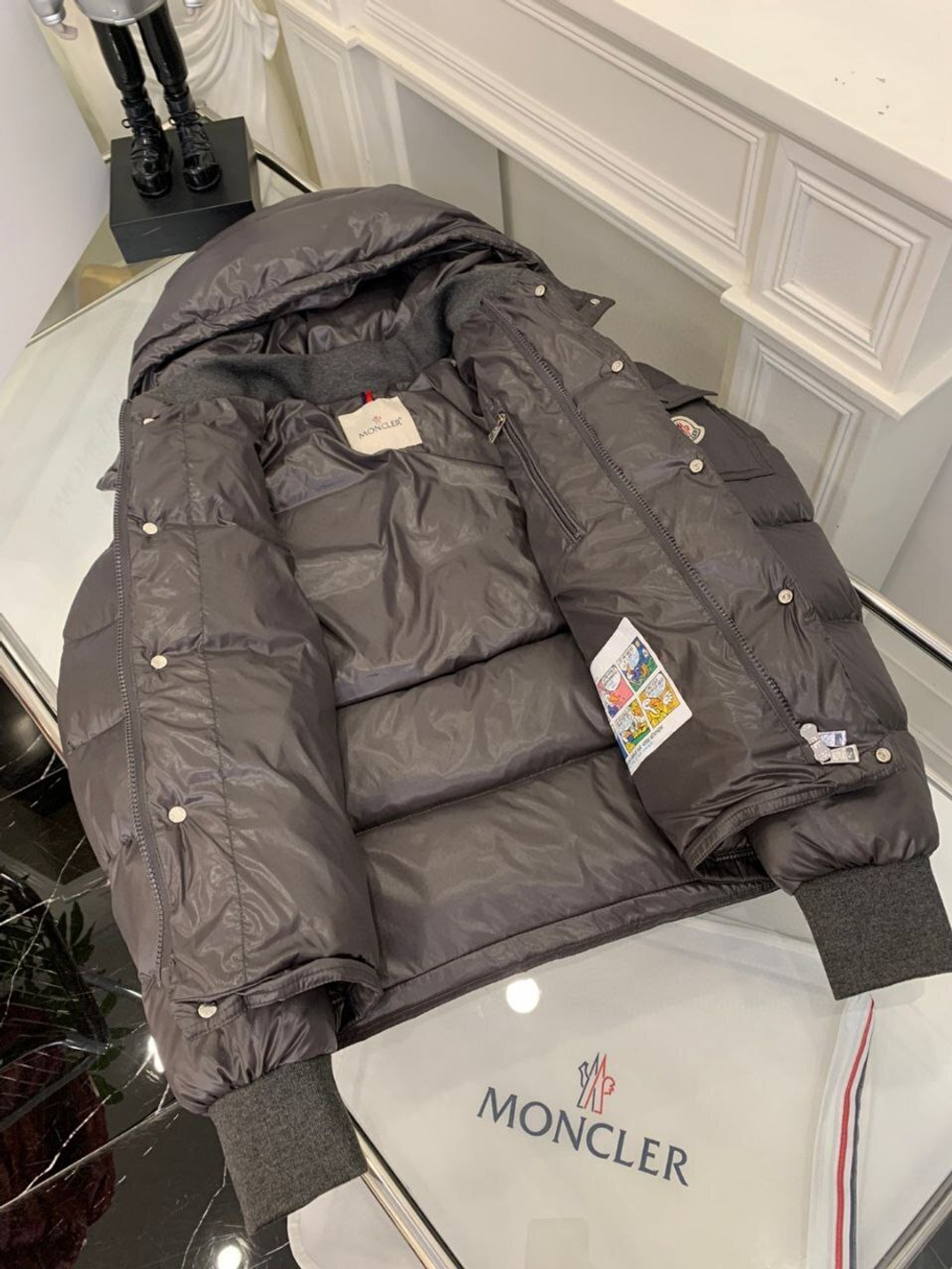 Пуховик Moncler