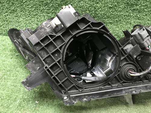 Битая Фара левая Toyota Rav 4 CA40 (2015-2019) LED