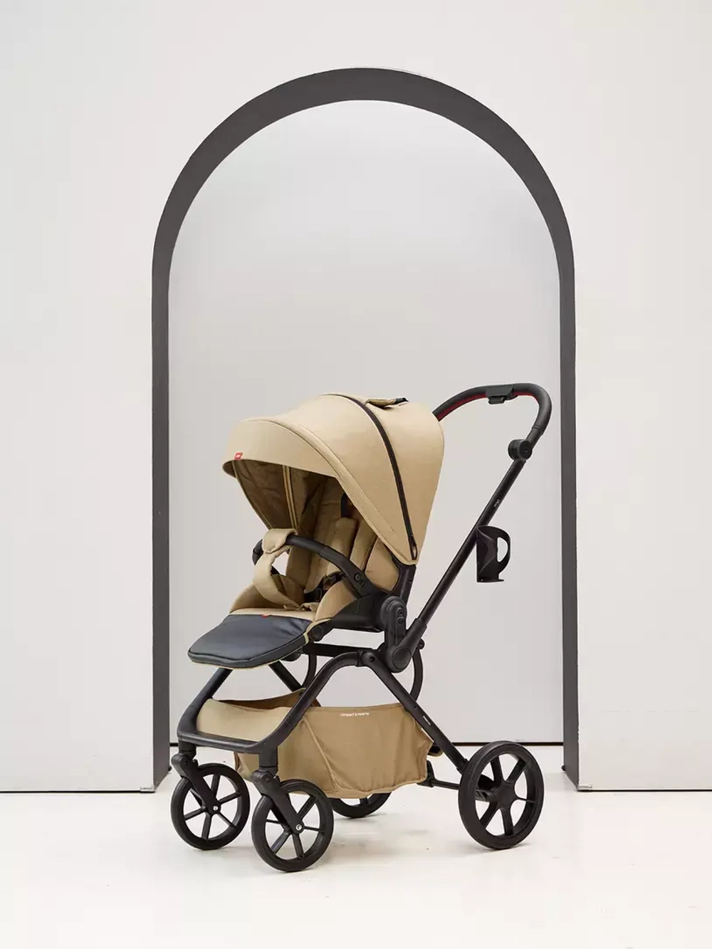 Коляска детская MOWBaby "MIO" MB102