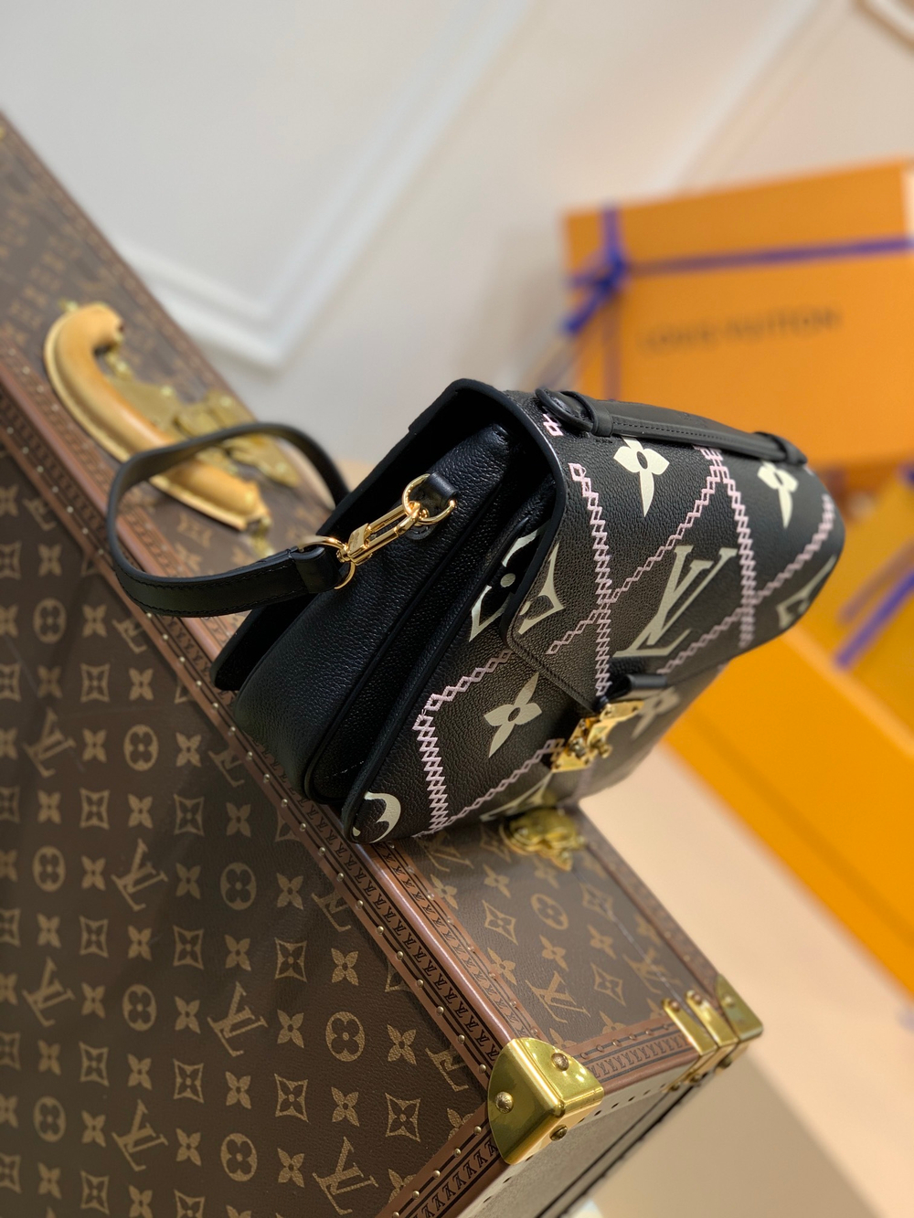 Louis Vuitton Pochette Metis