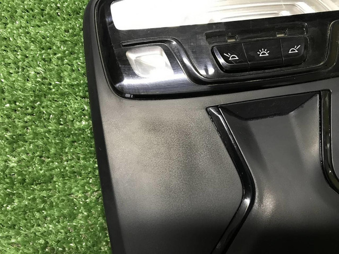 Плафон салона BMW 3er G20 (2018-н.в.)