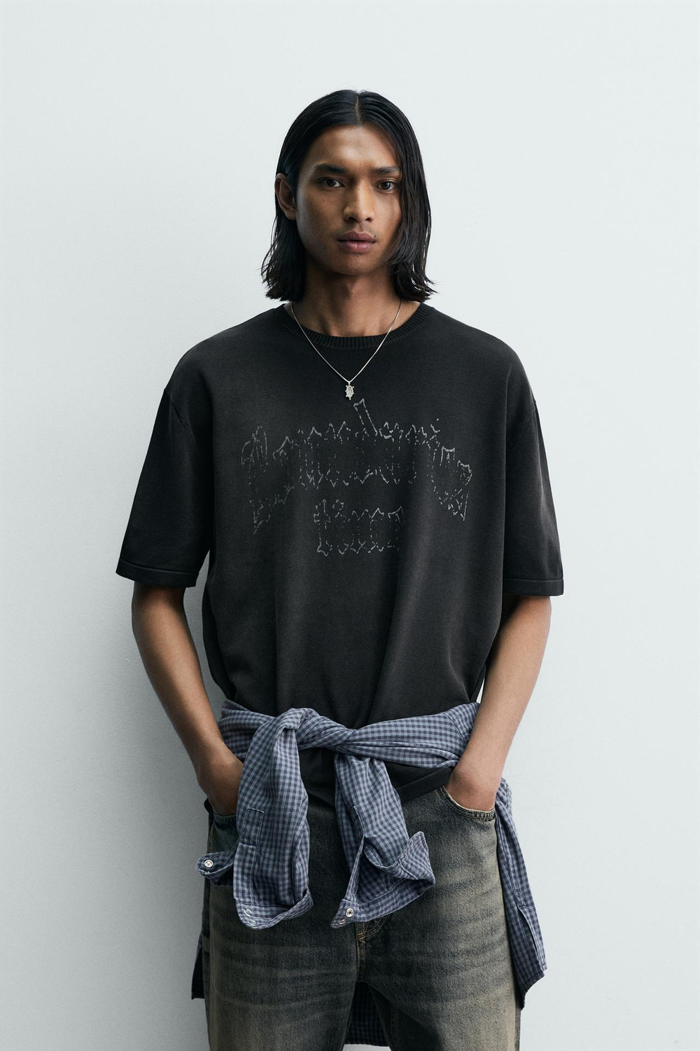 ZARA ФУТБОЛКА С ПРИНТОМ И ЭФФЕКТОМ ПОТЕРТОСТИ, ЧЕРНЫЙ