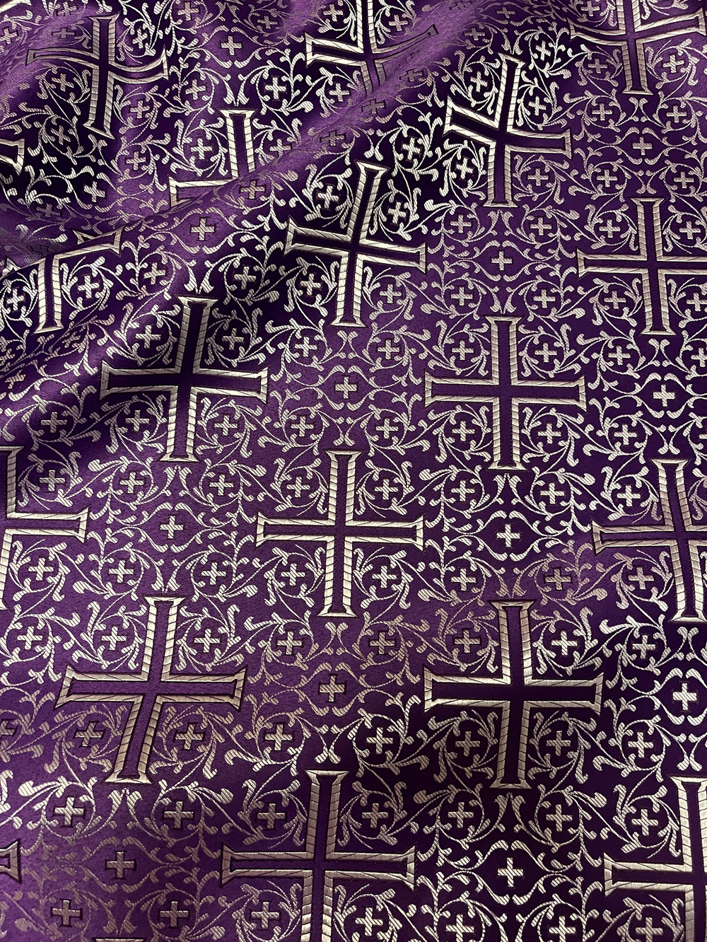 Пелена фиолетовая с серебром из шелка.