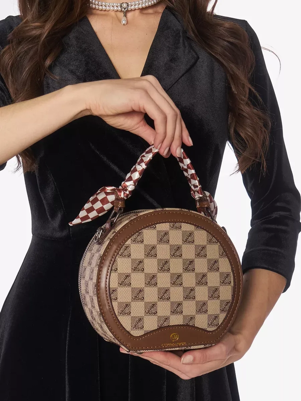 Сумка багет круглая винтажная через плече необычная