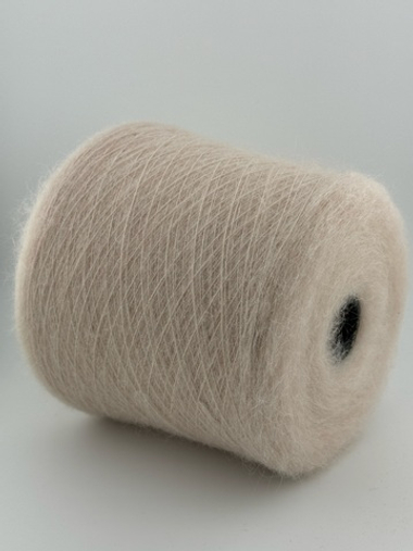 Слоновая Кость 75% кид мохер 25% шелк  950 м/100 гр