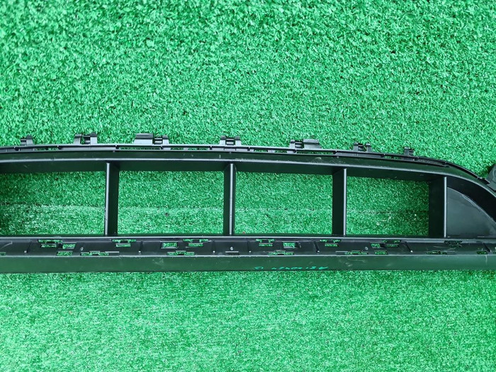 Решетка перед. бампера Mercedes E W213 (20-23) AMG