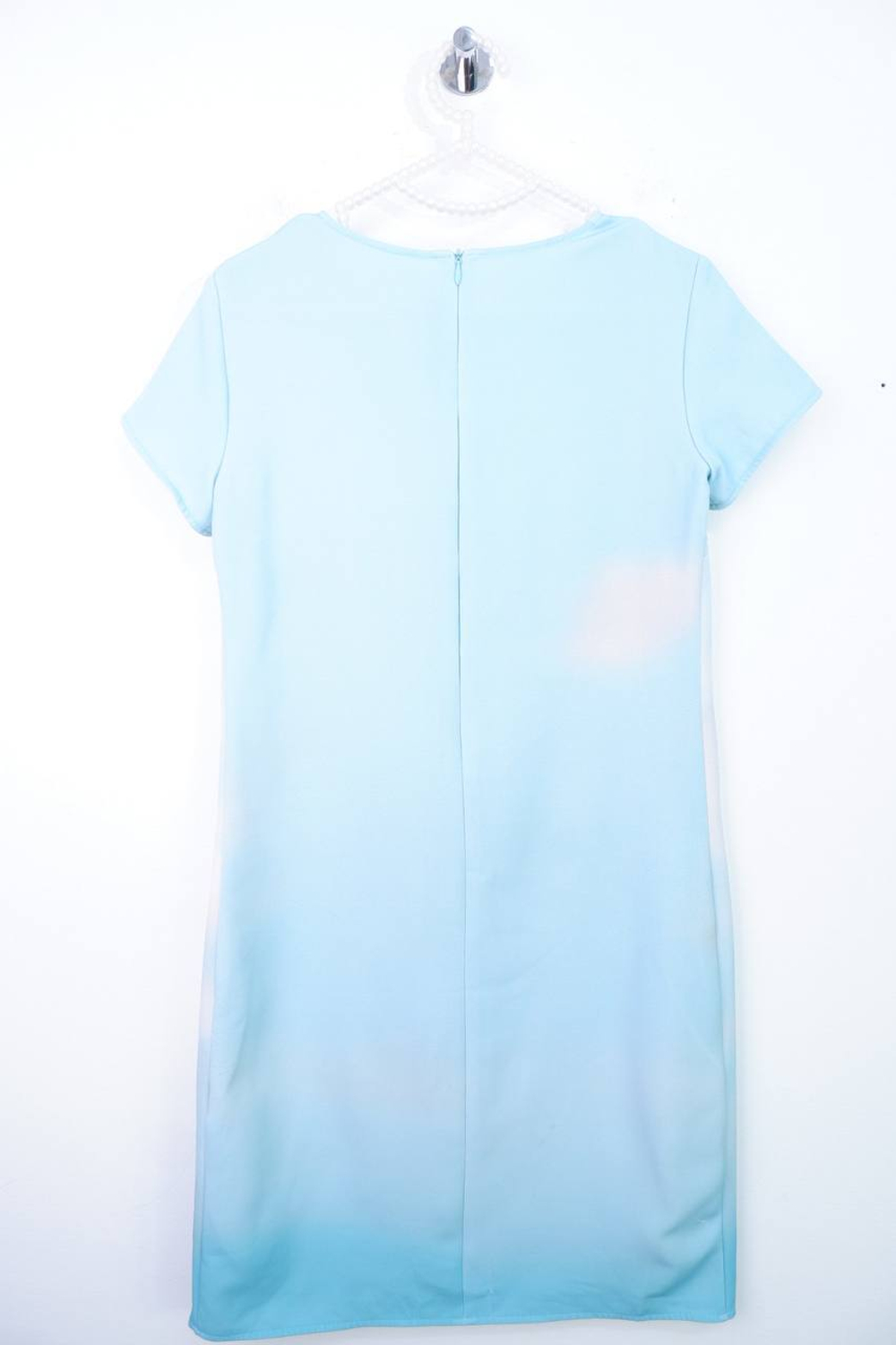 Платье Лабиринт прямого кроя, визуально на 44 размер