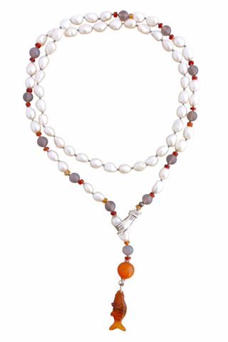 колье из жемчуга и сердолика