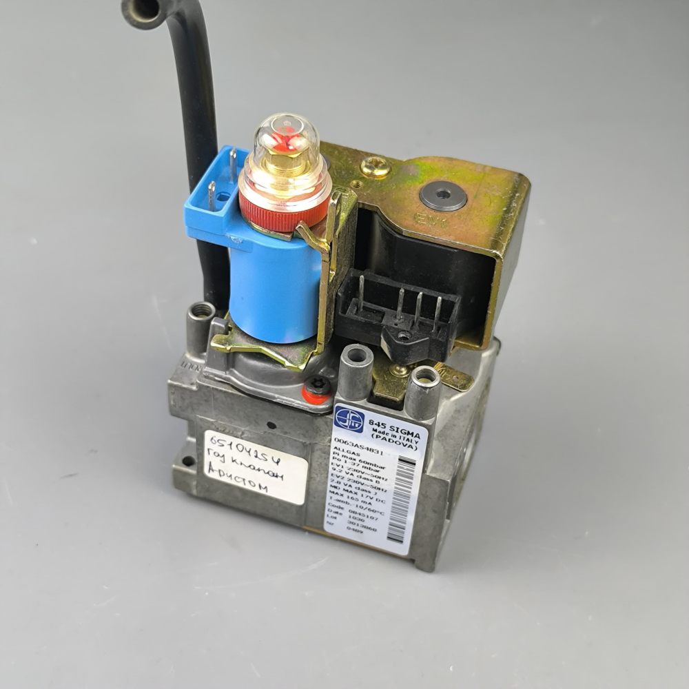 Б/У Газовый клапан для котлов ARISTON, Chaffoteaux арт. 65104254