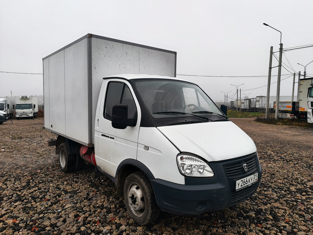 GAZ GAZELLE BUSINESS Промтоварный 172451 (Бензин/Газ, 2,7 л, 107 л.с.)