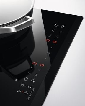 Варильна поверхня електрична ELECTROLUX IPE6443SF