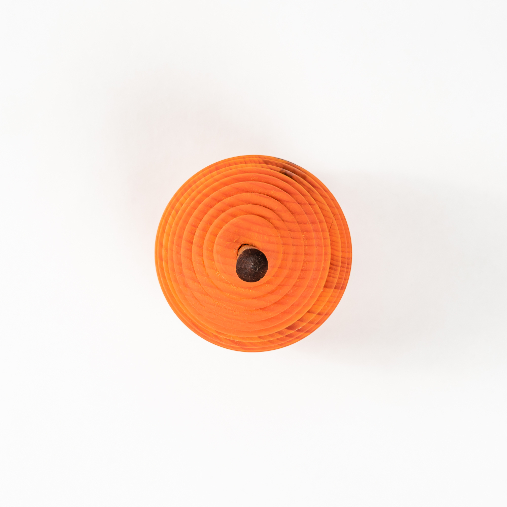 Кубышка для меда, соли, специй, пряностей из древесины кедра с ложкой для меда. KD5