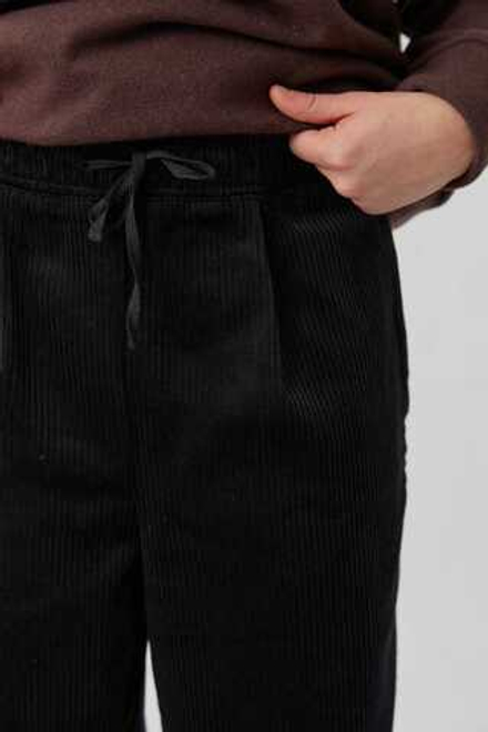 Брюки мужские из черного вельвета