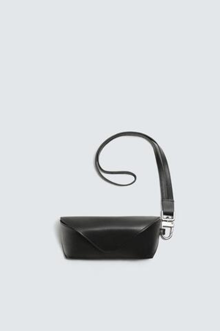 ZARA КОЖАНЫЙ ЧЕХОЛ ДЛЯ ОЧКОВ, ЧЕРНЫЙ