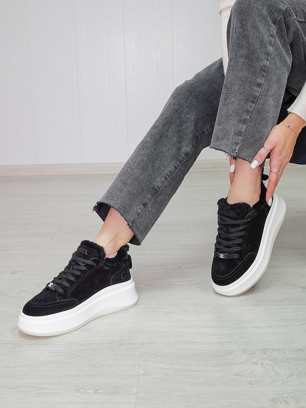 Кроссовки женские зимние