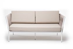 "Касабланка" диван 2-местный плетеный из роупа, каркас алюминий белый муар, роуп бежевый 20мм, ткань бежевая 15052