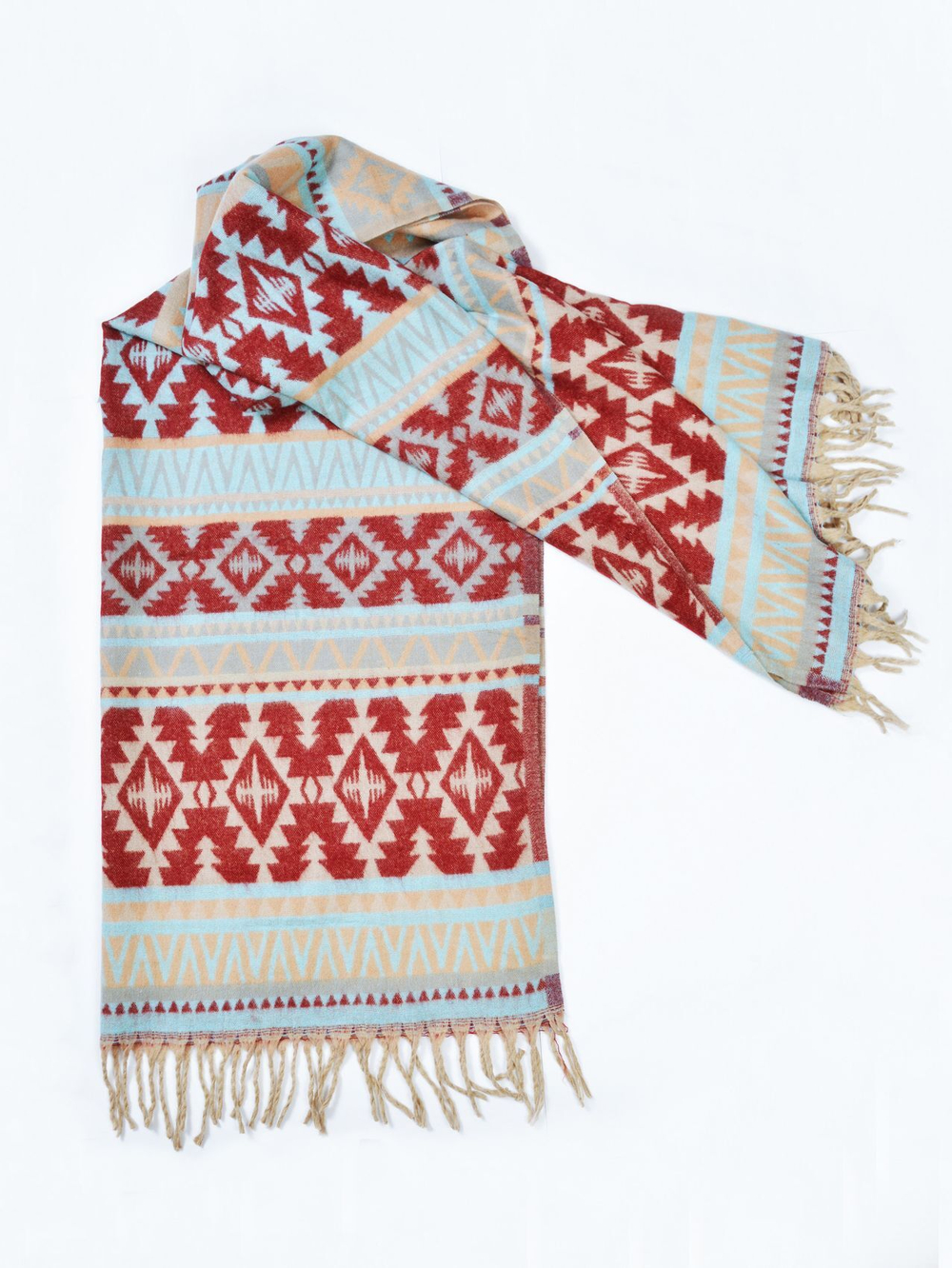 Теплый палантин с орнаментом