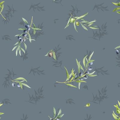 Оливки на темном