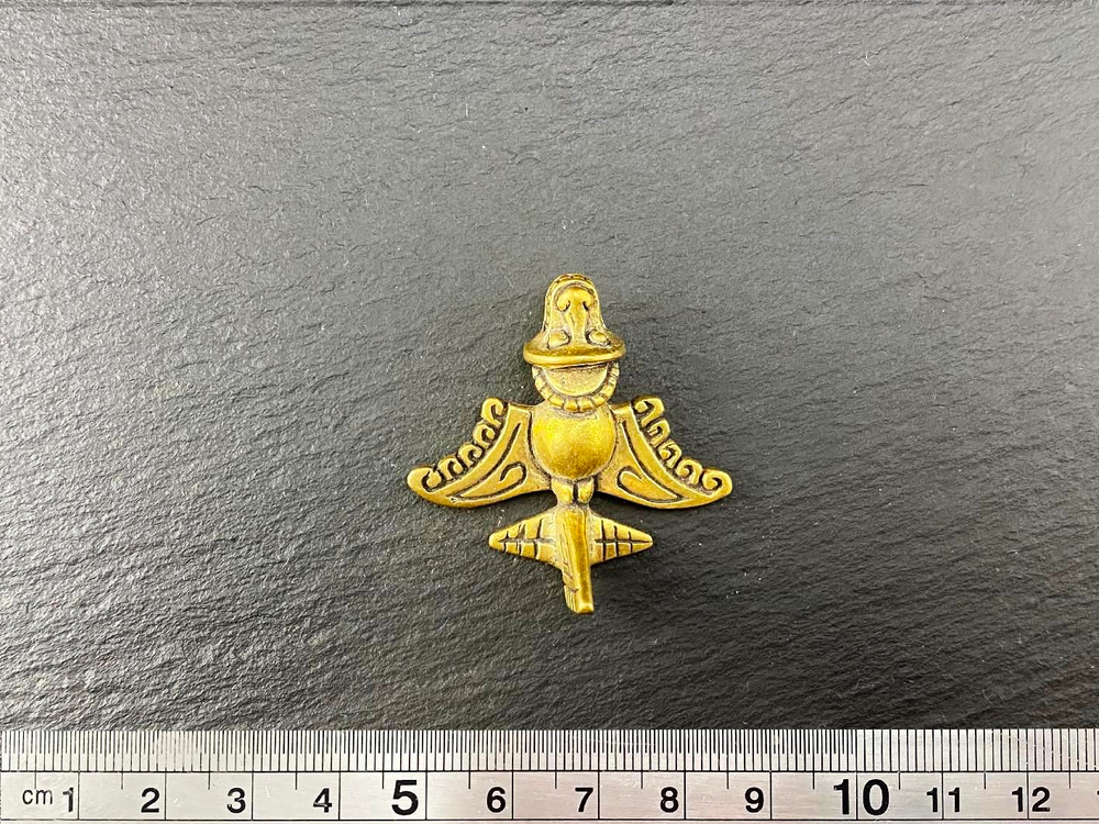 Подвеска. Дракон с завитками