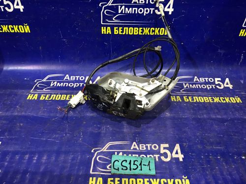 Замок двери передней правой TOYOTA CROWN 1997