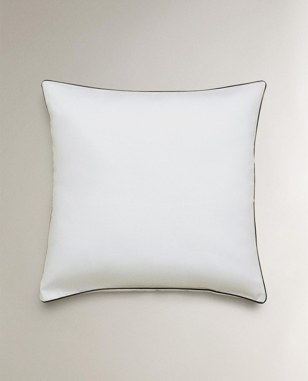 Zara Home - Атласная наволочка с подолом 60x60 см
