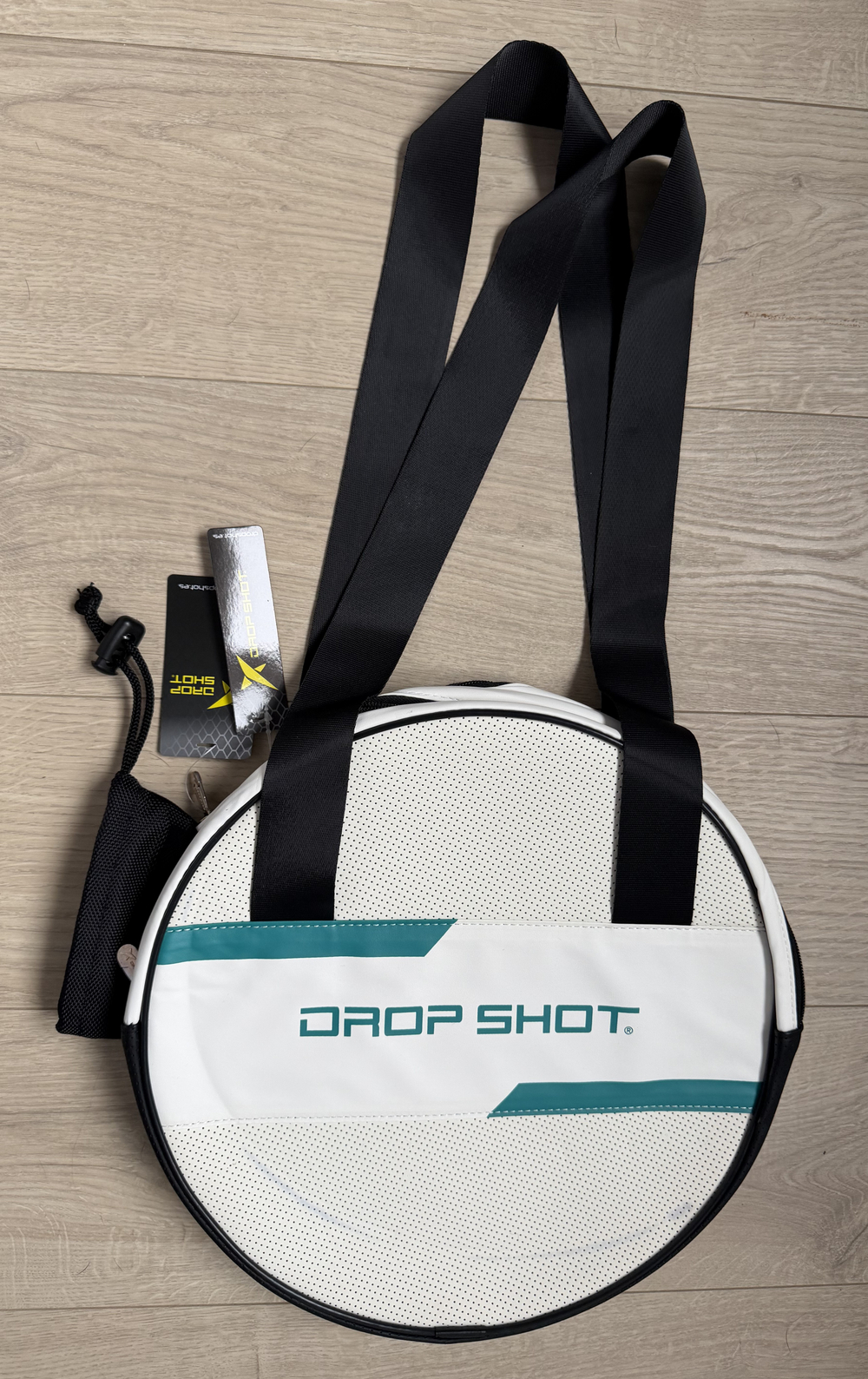 Элегантная сумочка Bassan круглая звёздно-белая Drop Shot