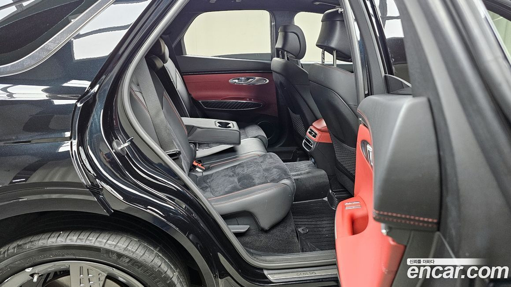 Genesis GV70 2.5T Бензин 2WD (04.2021)
