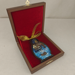 Сувенир Матрешка "Санкт-Петербург" с росписью Палех в подарочном футляре