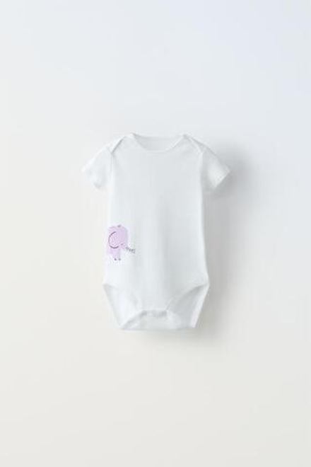 ZARA НАБОР ИЗ ПЯТИ БОДИ С АНИМАЛИСТИЧЕСКИМИ ПРИНТАМИ, БЕЛЫЙ